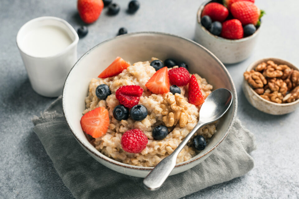 Porridge Oats Vs Rolled Oats Whats The Difference Simply Oatmeal