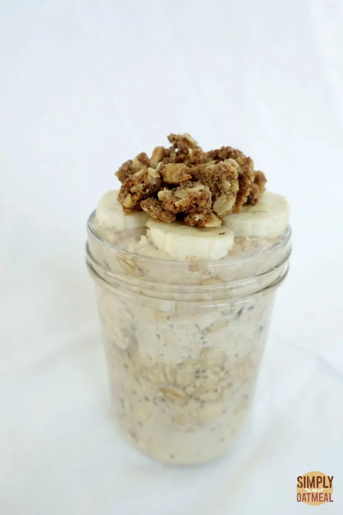 Apple Crumble Overnight Oats 3 Single serving of overnight oatmeal in a mason jar with crispy crumble topping.