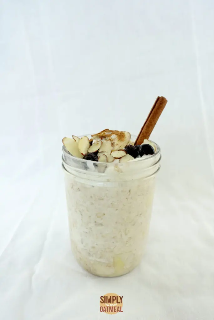 Apple Pie Overnight Oats 1 One serving of apple pie overnight oats filled to the brim in a mason jar.