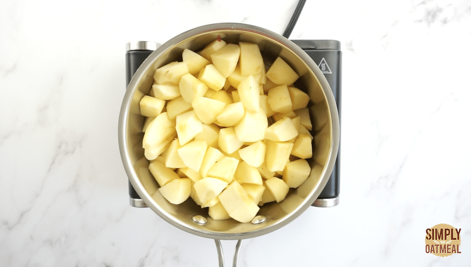 cook chopped apples and spices in a large saucepan