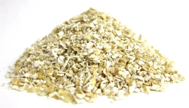oat bran on a flat surface