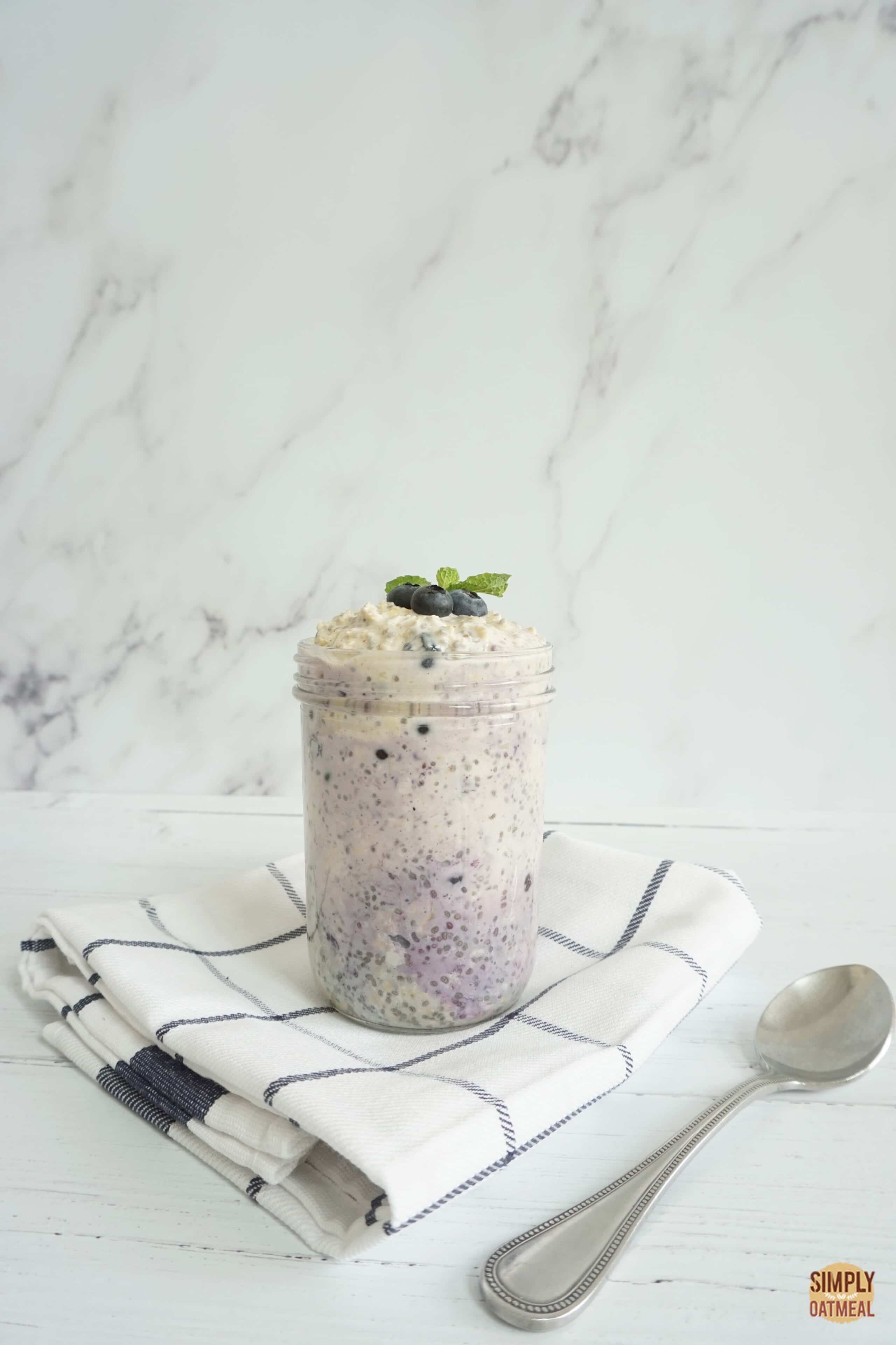 Vegan Blueberry Overnight Oats
