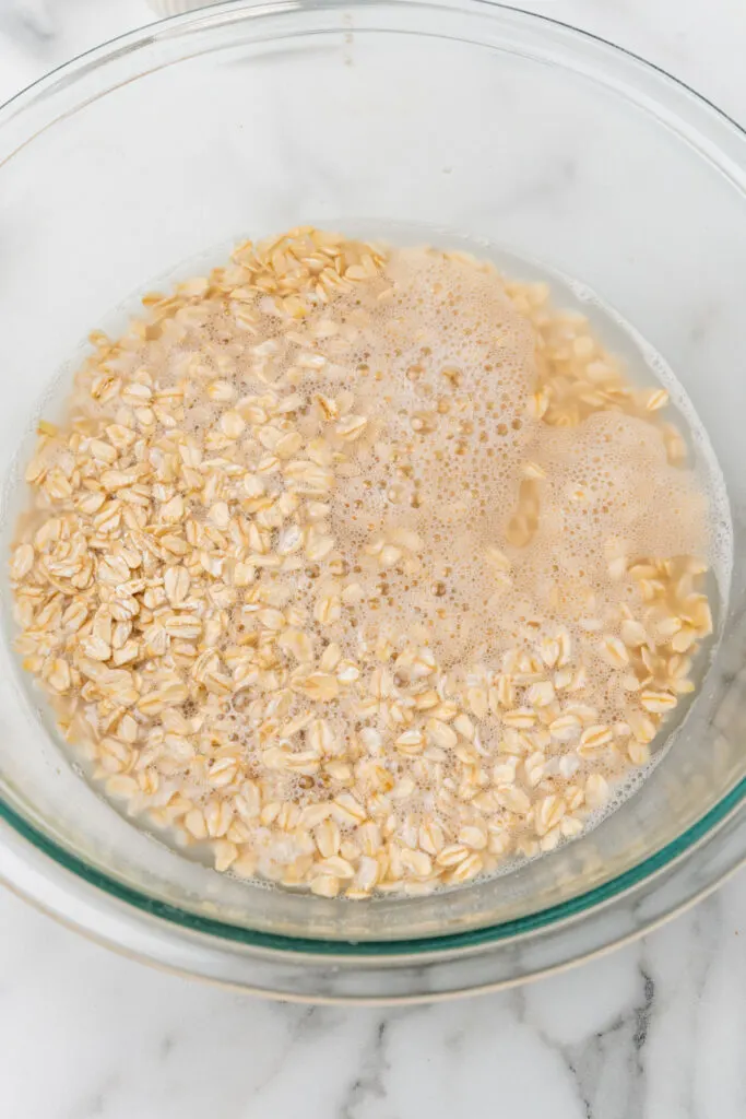Oats with boiling water.