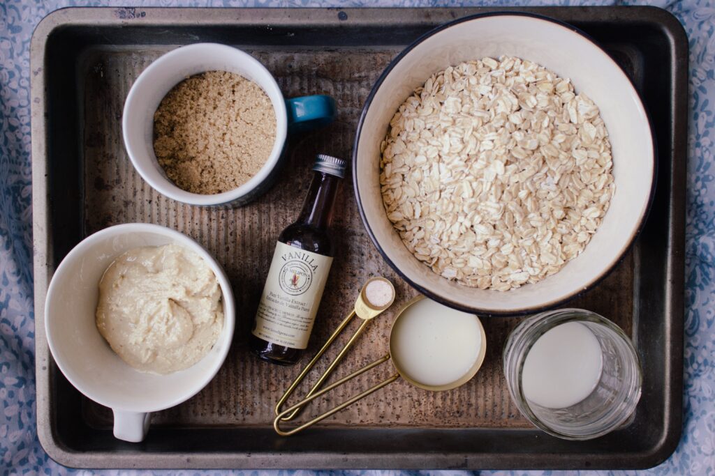 Ingredients for fermented oats.
